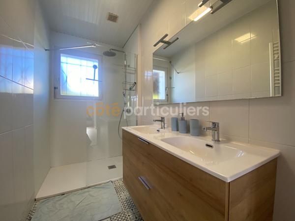 Vente
                Maison109,4 m² - 5 Pièces -
                    L AIGUILLON LA PRESQU ILE (85460)