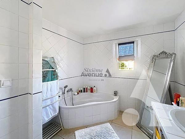 Maison 6 pièces 184 m2