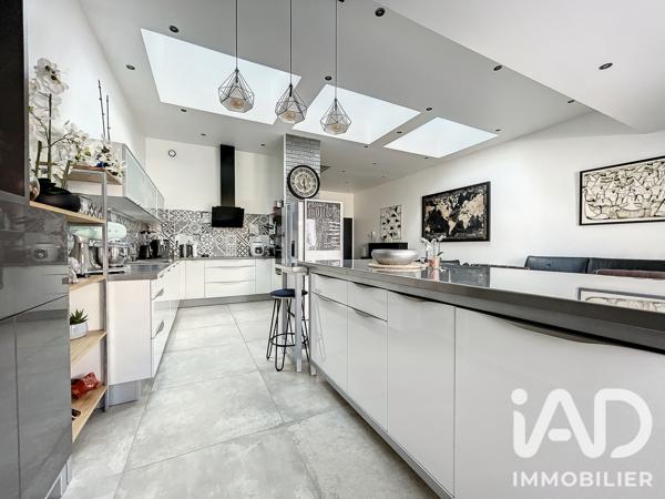 Maison à vendre 7 pièces 202 m² Reims