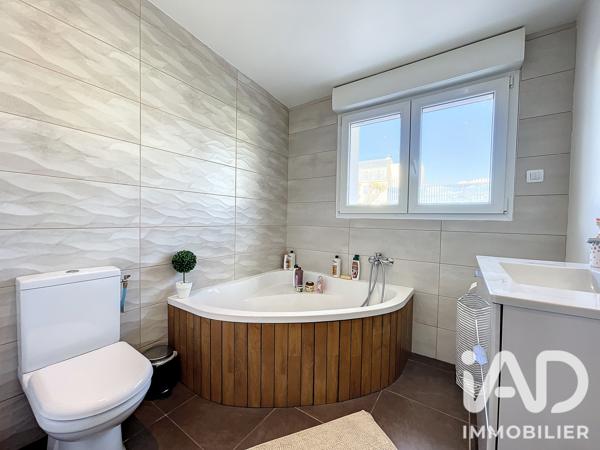 Maison à vendre 7 pièces 202 m² Reims