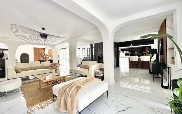 Maison à vendre    7 pièces •  Champseru