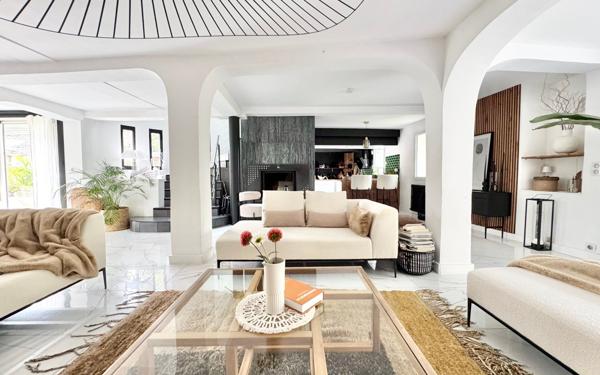 Maison à vendre    7 pièces •  Champseru