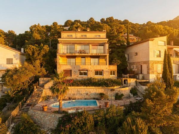 Vente Maison de luxe Toulon 6 Pièces 270 m²