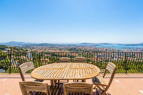 Vente Maison de luxe Toulon 6 Pièces 270 m²