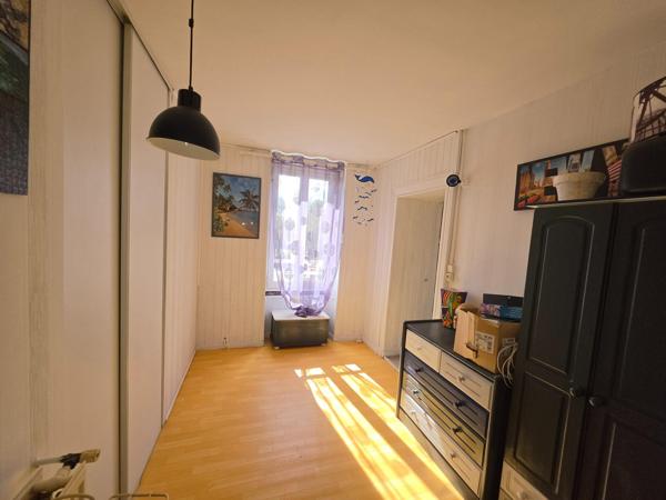 Maison à MOUTIERS-SUR-LE-LAY, 85320 - 7 pièces 170m²