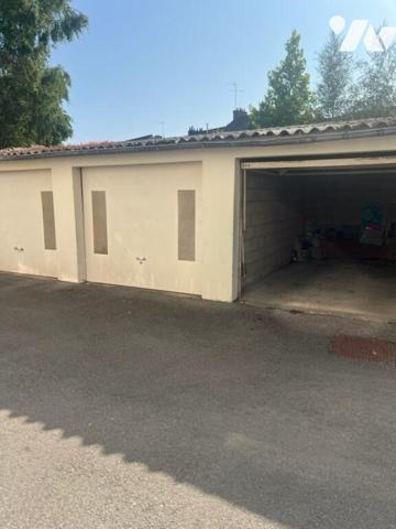 VANNES - PALAIS DES ARTS ET CENTRE VILLE