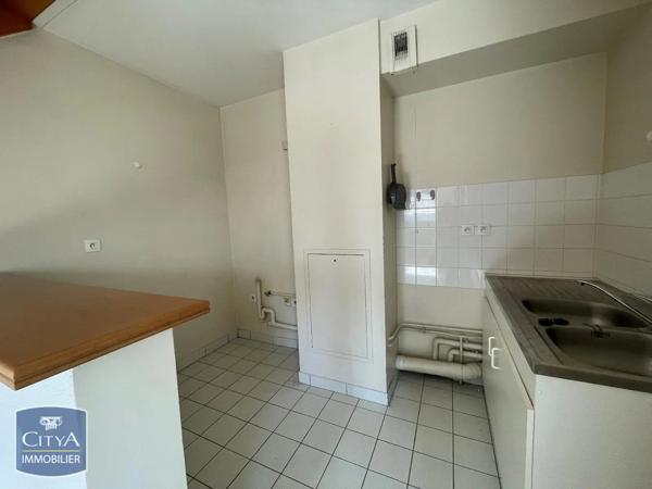 Appartement à louer 2 pièces 49.75m² Le Mans (72000)