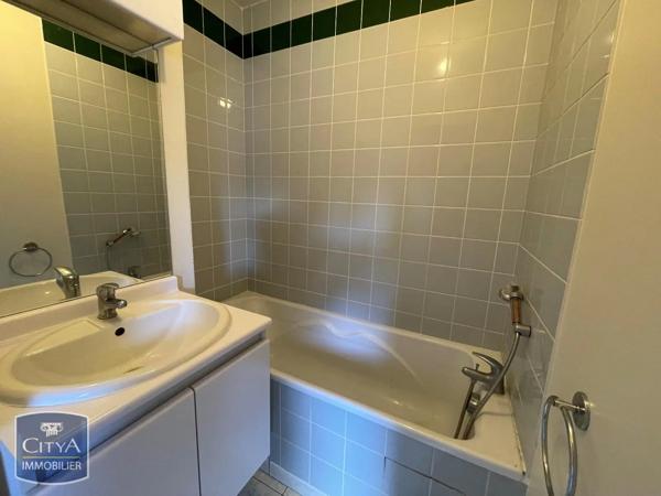 Appartement à louer 2 pièces 49.75m² Le Mans (72000)