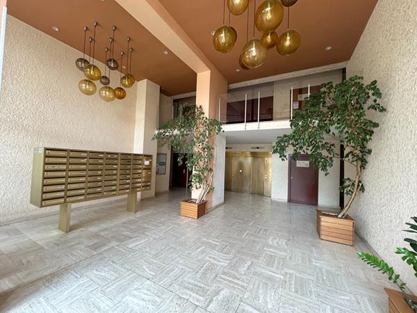 Appartement avec vue exceptionnelle dans résidence proche square de l'Arboretum , Angers Appartement avec vue exceptionnelle dans résidence proche square de l'Arboretum , Angers