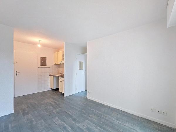 Fréjus – T2 de 26 m² en RDC + garage, petit format, grand potentiel, zéro agitation