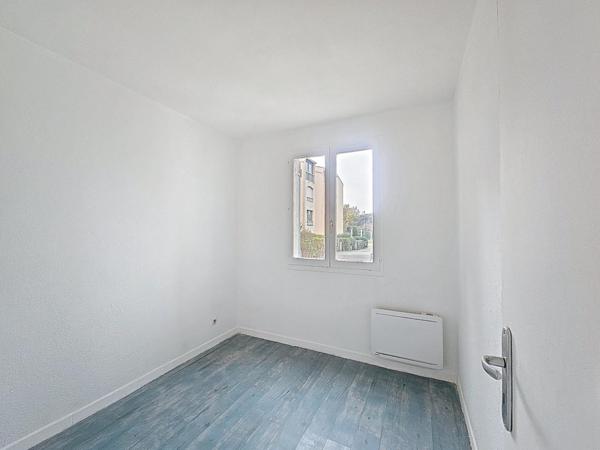 Fréjus – T2 de 26 m² en RDC + garage, petit format, grand potentiel, zéro agitation