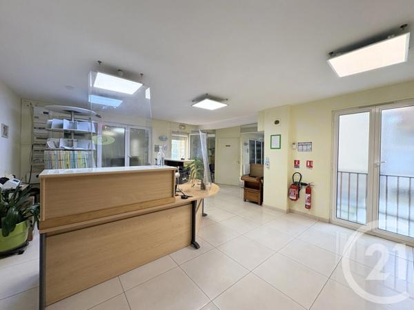 Immeuble à vendre  120 m 2   ST QUENTIN  - 02