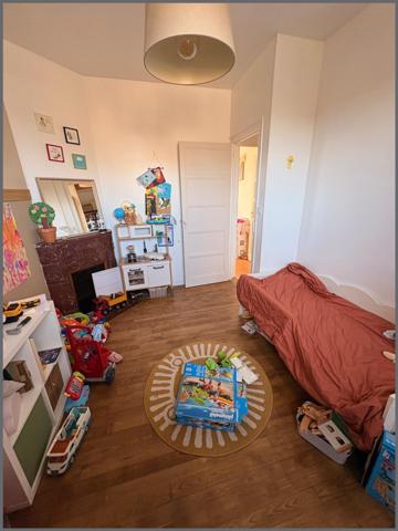 Installez vous dans cette charmante maison de quartier