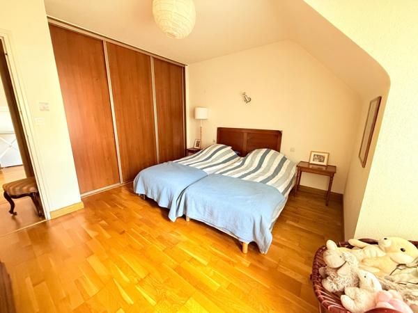 MAISON FAMILLIALE DE 195 M2 SUR TERRAIN DE 4443 M2 EN CAMPAGNE DE BAUD