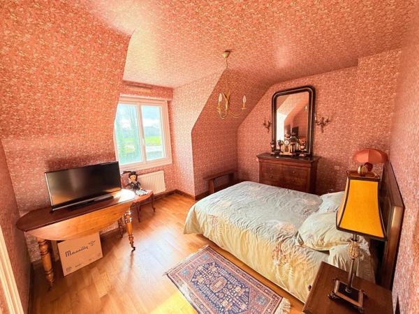 MAISON FAMILLIALE DE 195 M2 SUR TERRAIN DE 4443 M2 EN CAMPAGNE DE BAUD