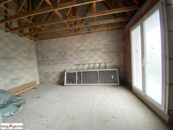 Immeuble à SAINT-GERMAIN-LES-VERGNES, 19330 - 299m²