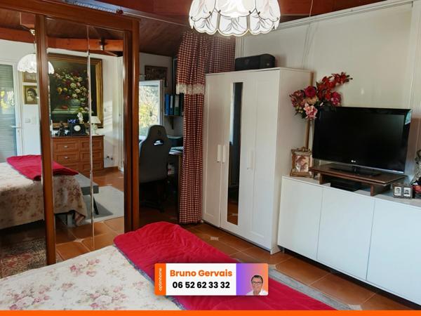 Maison à vendre à Balaruc-le-Vieux, années 80, avec jardin, piscine et vue dégagée