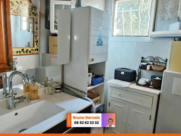 Maison à vendre à Balaruc-le-Vieux, années 80, avec jardin, piscine et vue dégagée