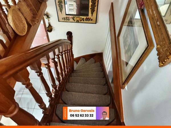 Maison à vendre à Balaruc-le-Vieux, années 80, avec jardin, piscine et vue dégagée