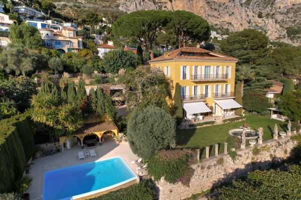 Vente Maison de maître Èze 10 Pièces 558.95 m²