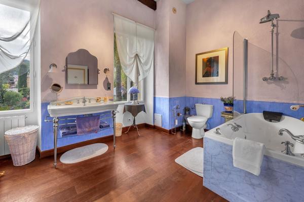 Vente Maison de maître Èze 10 Pièces 558.95 m²