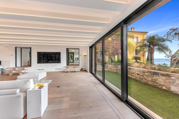 Vente Maison de maître Èze 10 Pièces 558.95 m²