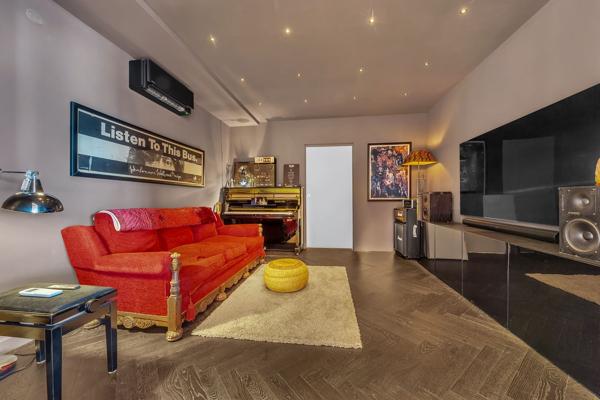 Vente Maison de maître Èze 10 Pièces 558.95 m²