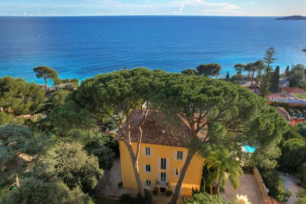 Vente Maison de maître Èze 10 Pièces 558.95 m²