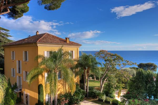 Vente Maison de maître Èze 10 Pièces 558.95 m²