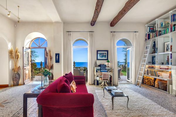 Vente Maison de maître Èze 10 Pièces 558.95 m²