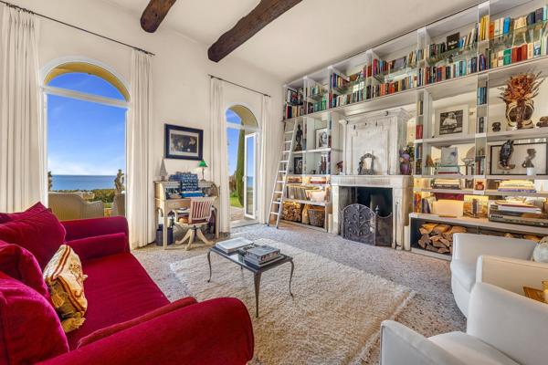 Vente Maison de maître Èze 10 Pièces 558.95 m²