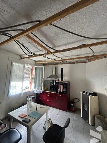 Une maison mitoyenne à usage d'habitation.