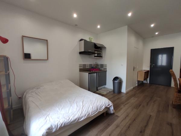 Studio au rez de chaussé 25 m² , Fontenay sous bois Studio au rez de chaussé 25 m² , Fontenay sous bois