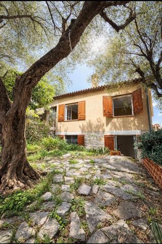 Maison à vendre 5 pièces 138m² Vence (06140)