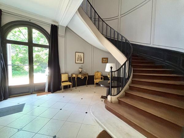 Vente Hôtel particulier Tours 16 Pièces 522 m²