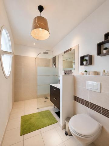 130 m² • 4 chambres • 900 m² • Piscine & sérénité - La maison que vous n’aviez pas encore imaginée
