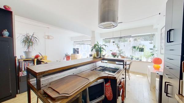 Paris 15 - Convention / Georges Brassens - Loft atypique - 101 m2 - 3 chambres ( commercialité partielle)