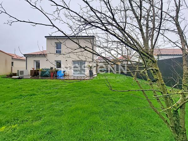 Maison au CHAMP DE FOIRE , 4 pièces, 3 chambres avec garage et jardin