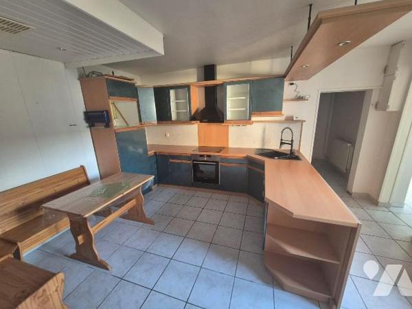 IDÉAL PRIMO-ACCÉDANT OU INVESTISSEUR
Maison de 113 m² proche du centre ville de MARLY comprena...