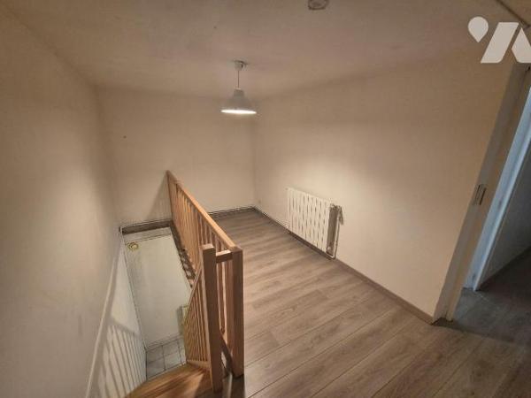 IDÉAL PRIMO-ACCÉDANT OU INVESTISSEUR
Maison de 113 m² proche du centre ville de MARLY comprena...