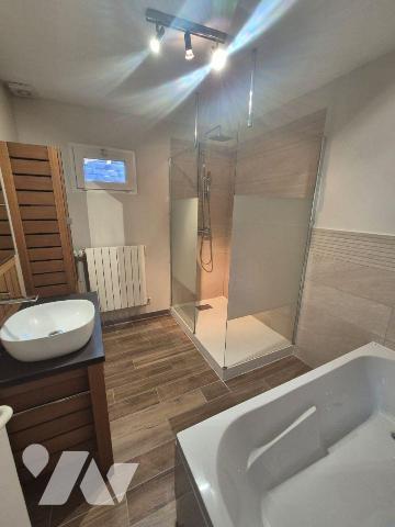 IDÉAL PRIMO-ACCÉDANT OU INVESTISSEUR
Maison de 113 m² proche du centre ville de MARLY comprena...