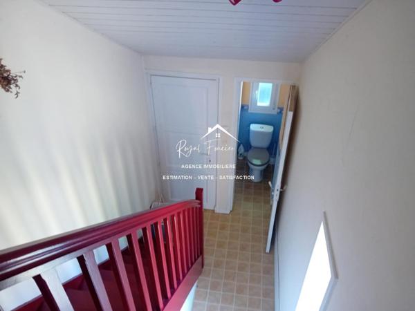 Vue sur la campagne, avec la partie boisée, un havre de paix