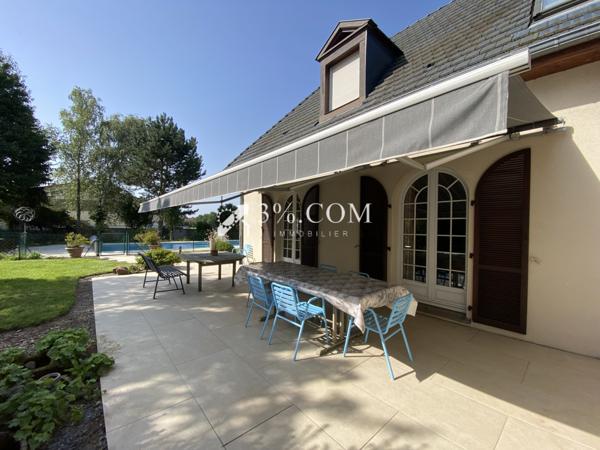 Maison 9 pièce(s) 6 chambre(s) 233.5 m²