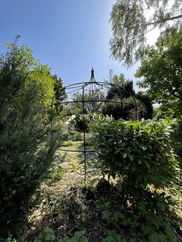 Maison 9 pièce(s) 6 chambre(s) 233.5 m²