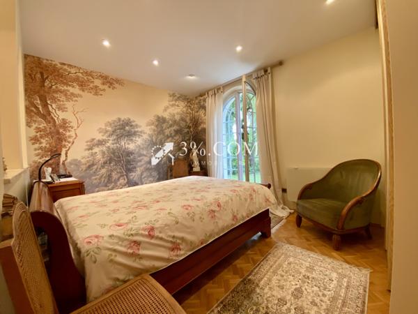 Maison 9 pièce(s) 6 chambre(s) 233.5 m²