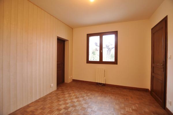 Maison 6 pièces - 3 ou 4 chambres - 107 m² - garage