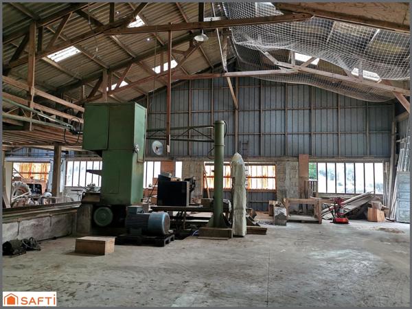 Hangar et parcelle de terrain agricole