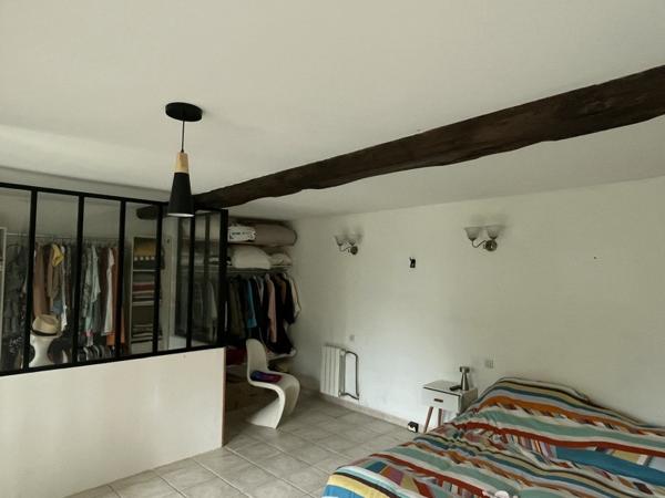 Maison à vendre |  Saint-Bonnet-sur-Gironde |  6 pièces | 244 m²