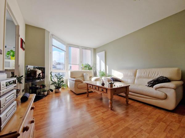 APPT TYPE 3 AVEC VUE SUR PARC ET PARKING EN SOUS/SOL