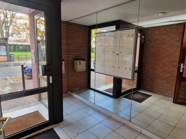 APPT TYPE 3 AVEC VUE SUR PARC ET PARKING EN SOUS/SOL